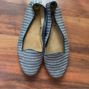 Aerosoles size 9 coastal blue and white stripe flat dress shoes